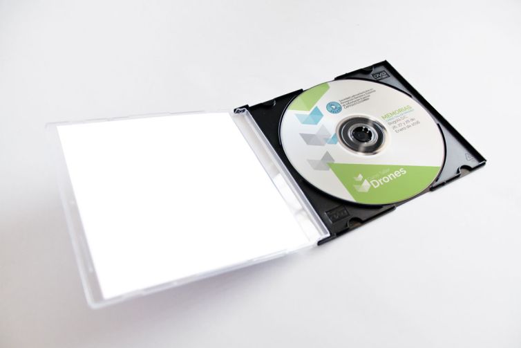 Label, Carátula DVD - Curso Taller Drones 2016